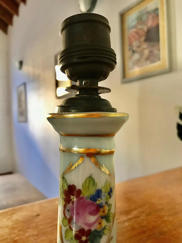 Antigua Base De Velador De Porcelana