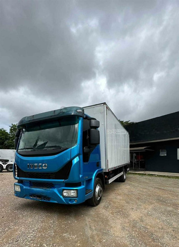 Iveco Tector 11190 4x2 Baú 2020