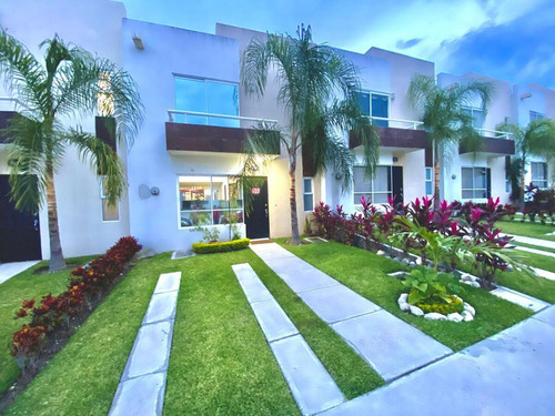 Hermosa Y Cómoda Casita En Fraccionamiento