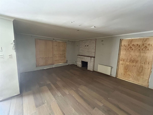 Casa En Venta De 6 Dorm. En Macul