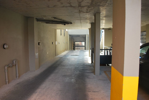 Imagen 5 de 10 de Bustamante Prop Tigre Centro 11008 Cochera Venta