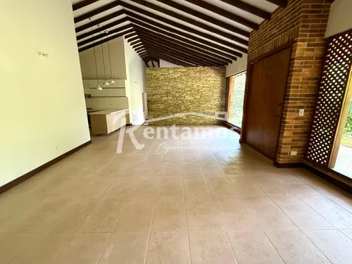 Casa En Arriendo En Loma De Las Brujas. Cod A775810