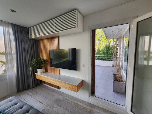 Casa En Venta Con Fondo A La Laguna En Canning