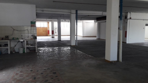 Imagen 4 de 10 de Local Comercial En Alquiler