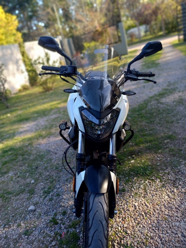 Imagen 2 de 6 de Bajaj Dominar D 400