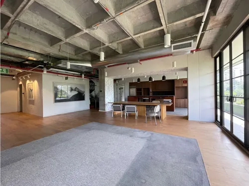Oficina Amoblada Arriendo De 1.306m2 En Medellín Poblado