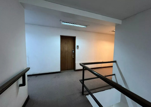 Oficina Compartida 1 Privado, 2 Escritorios