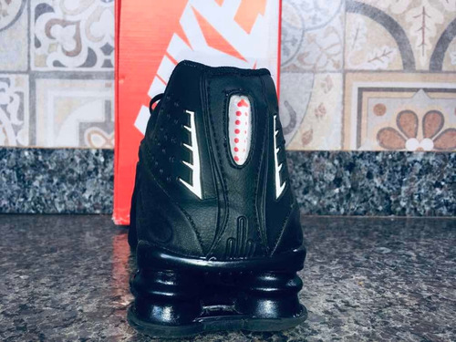 Shox R4 Preto Réplica Importada