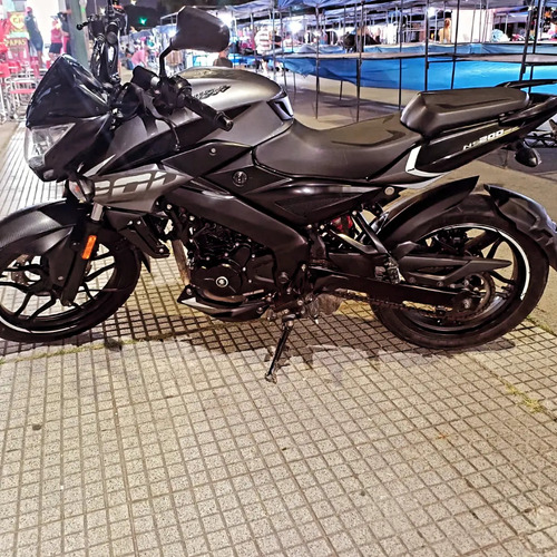 Bajaj  Rouser Ns 200