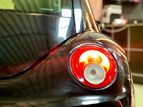Volkswagen New Beetle 2.0 3p Automática