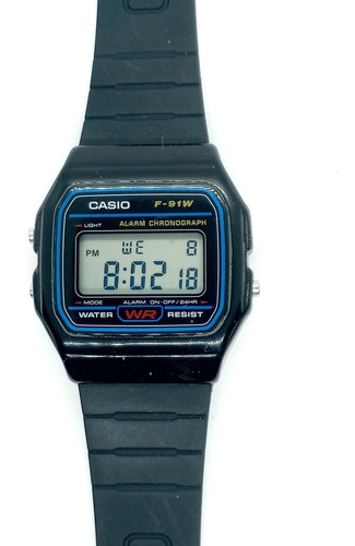 Reloj Casio F-91w Usado Crono Alarma Y Luz (de Foco) Vintage