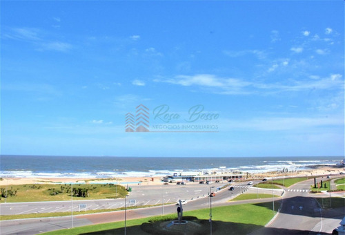 Imagen 2 de 26 de Apartamento En Brava, 3 Dormitorios.