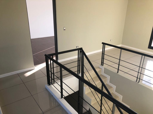 Imagen 3 de 7 de Casa En Venta En Harás Santa María!