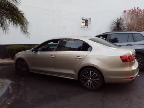Imagen 1 de 10 de Volkswagen Vento 2.0 Sportline Tsi 211 Cv Bi-xenon Dsg 2014