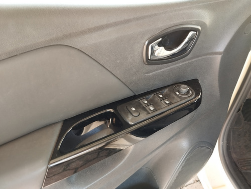 Renault Captur 2.0 16v Intense Aut. 5p