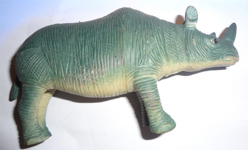 Muñeco Rinoceronte Animales 13cm
