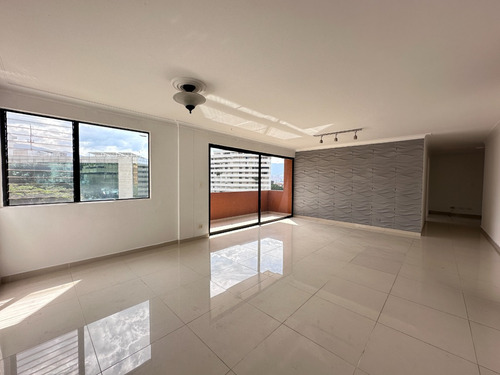 Apartamento En Arriendo, El Poblado, Medellín 