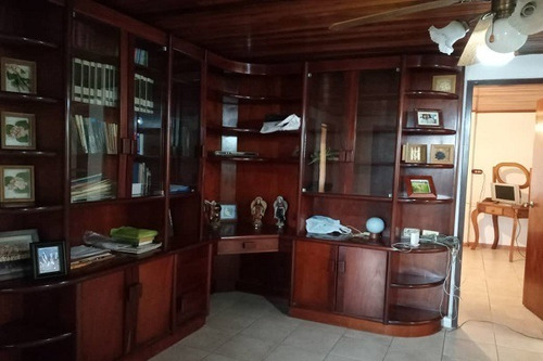 Imagen 5 de 8 de Smg-cod838 Ofrece En Venta Casa De 3 Niveles En Calle Cerrada,colinas De Guataparo.