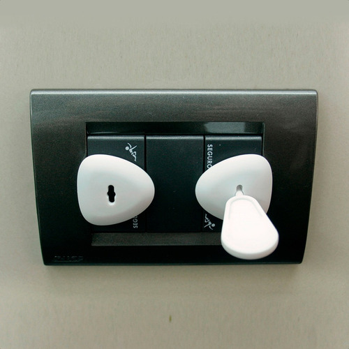 Imagen 4 de 10 de Tapa Enchufes De 3 Patas Llave X6 Unidades - Baby Innovation