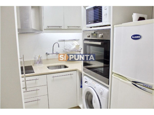 Imagen 14 de 28 de - Apartamento Para La Venta En Península- Punta Del Este Con Muy Linda Vista Al Puerto...