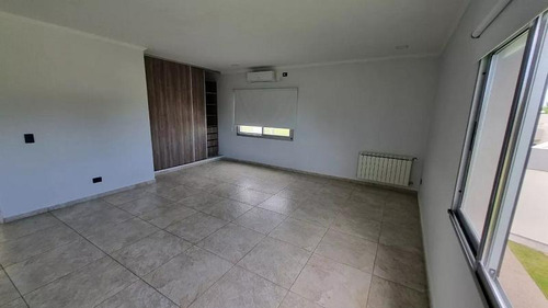 Excelente Propiedad En Venta En Club De Campo Cruz Del Sur. San Vicente, Ruta 58.