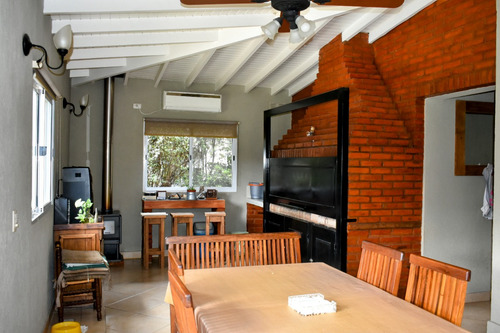 Dueño Vende Excelente Casa Barrio Los Jazmines - Pilar Del Este.