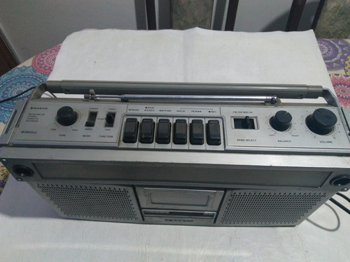 Radiograbador Sanyo M9922lu Solo Anda Radio Am.- Plateado (Usado)