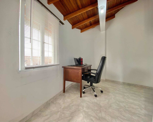 Imagen 11 de 20 de Casa De 5 Habitaciones Y 4 Baños Urb.los Chaguaramos