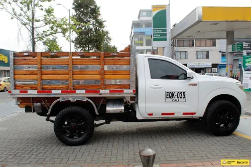 Nissan Frontier 2.5 D22 / Np300 Estacas Diesel Mt 4x4