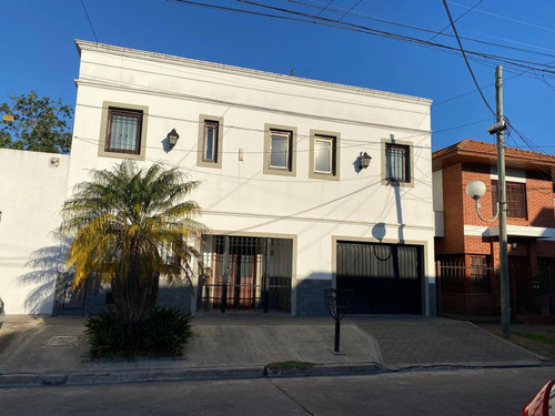 Venta Casa 4 Amb Cochera, Parque Y Piscina Quilmes