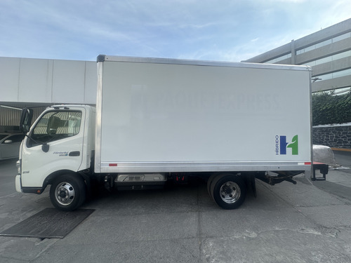Camión Hino 300 816 Caja Seca Rampa Hidráulica Híbrido