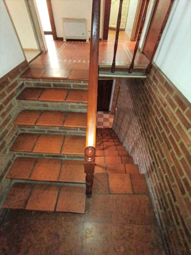 Excelente Chalet 4 Ambs Con Patio, Quincho, Gge