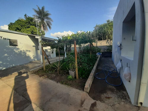 Imagem 12 de 27 de Linda Chácara Com 2 Quartos, 2 Banheiros, 5 Vagas De Garagem E Com Terreno De Mais 1.300 Metros Quadrados - Ch48428v