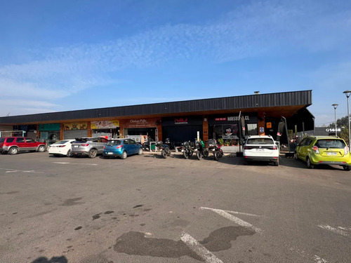 Local En Arriendo En Strip Center. Colina
