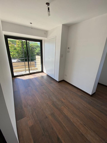 Imagen 9 de 16 de Venta De Hermoso Chalet Reciclado A Nuevo En Ituzaingo Norte