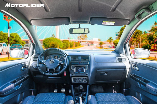 Imagen 9 de 25 de Volkswagen Crossfox Highline Extra Full | Permuta / Financia