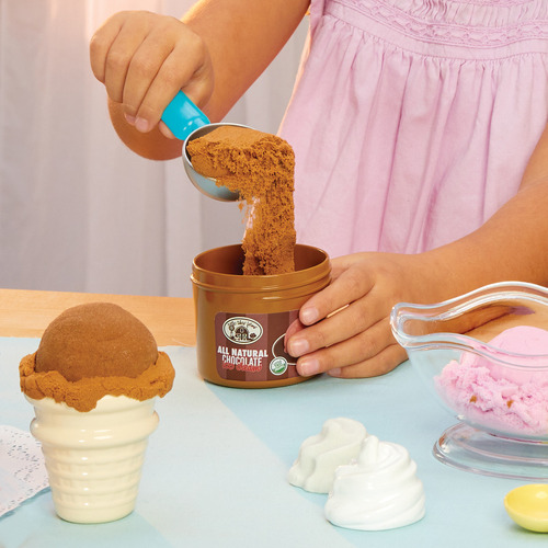 Little Tikes Creative Chefs Kit de Helado - Set de Heladería Infantil con Arena de Juego Make-It! Mix, 17 Accesorios Realistas, Tarjeta de Recetas y Mesa de Juego Plegable, No Comestible