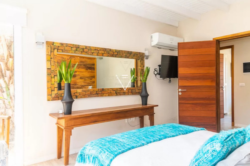 Venta De Casa 5 Dormitorios En Pinar Del Faro José Ignacio Con Gran Jardin Parquizado (pfi7)