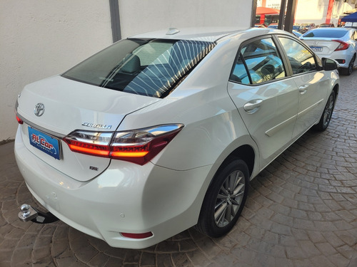 Imagem 4 de 13 de Corolla Gli Uper 1.8 Automatico Flex 2018/2019 Branco