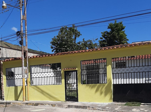 Excelente Oportunidad. Cómoda Casa En Urbanización Privada. El Consejo. Bosquecito. Estado Aragua