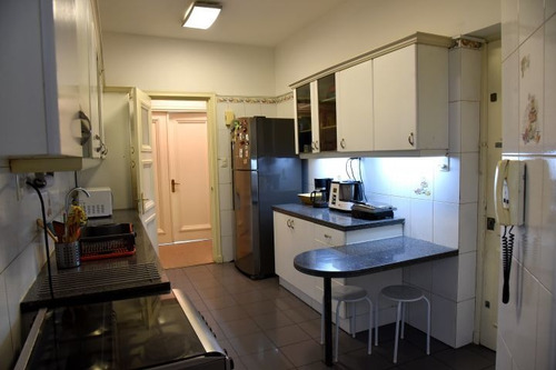 Imagen 9 de 16 de Venta De Apartamento 4 Dormitorios Y Garaje Pocitos