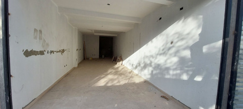 Venta Local Comercial Calle Azcuénaga, Gllén