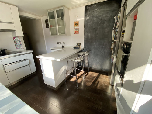 Casa En Venta De 3d, Gran Jardín Y Piscina En Providencia