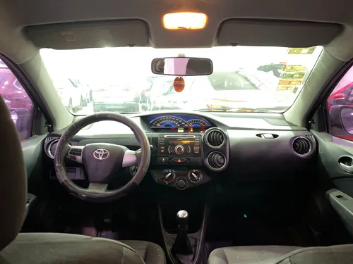 Toyota Etios Xls 2014 En Marcha Y Andando Chocado Poloautos