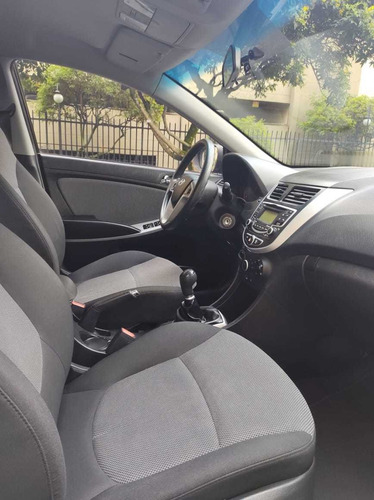 Hyundai I25 Gl 1.4 A/c