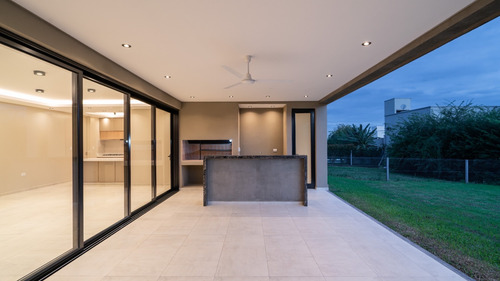 Casa En Venta Premium Alto Verde 3