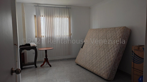 Galpon Fabrica Industral En Venta La Victoria Zona Industrial 5800m2 Depositos Oficinas Area Taller Carga Y Descarga Pesada Vigilancia Estef 22-12781