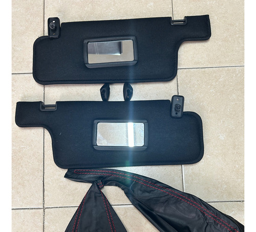 Kit De Viseras Con Soportes Y Fundas En Piel Golf Jetta A2