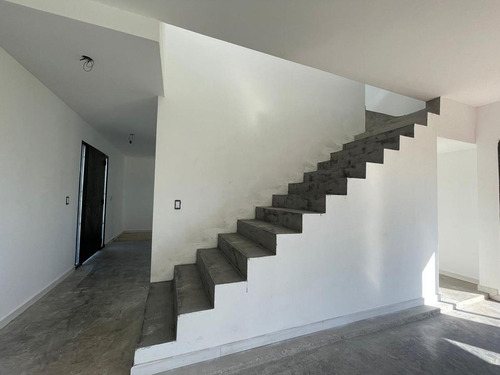 Imagen 12 de 30 de Casa En Venta En El Canton Barrio Norte A Laguna Con Pileta