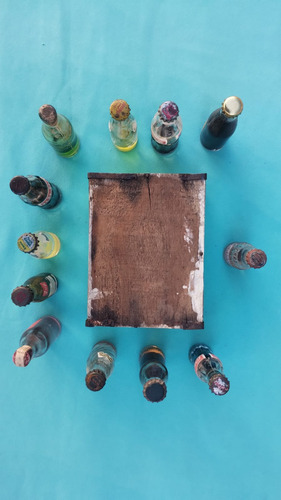 Antiguo Cajoncito Pastore Con 3 Botellitas De Coca Cola (Usado)